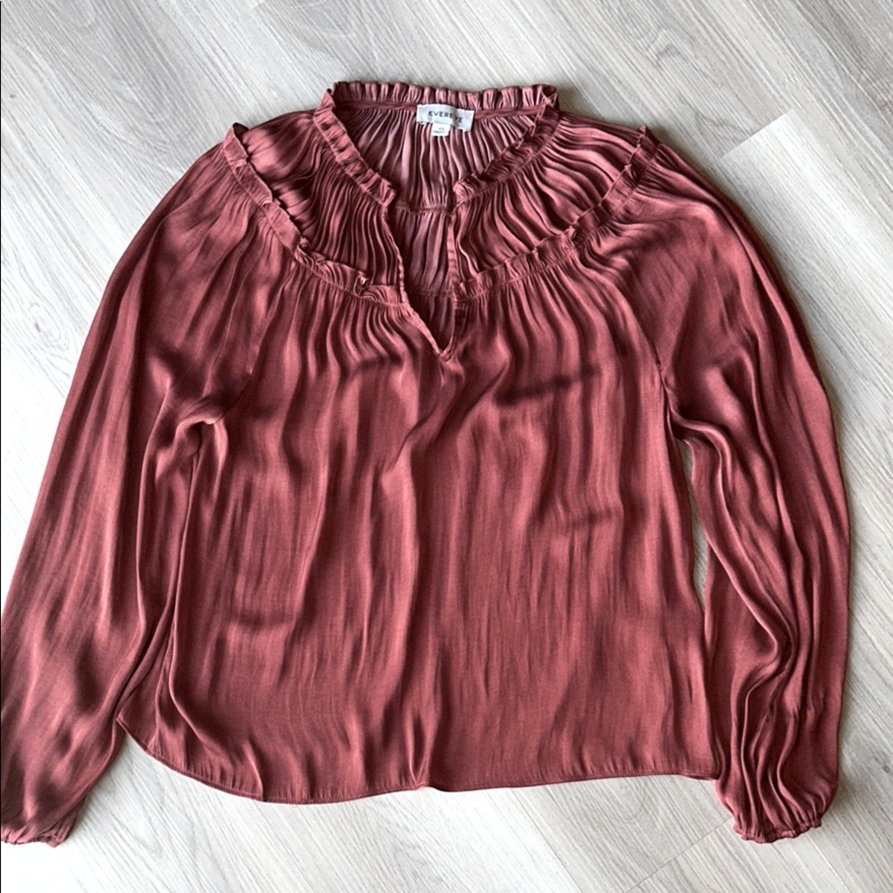 Evereve Women's Tally Satin Blouse V-Neck Capsule Ruffle Rust Top/Blouse ~ XS